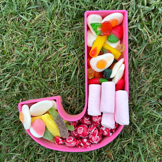 Iniciales Huecas para servir gominolas en celebraciones