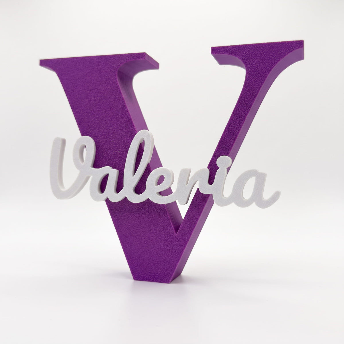 Inicial V con nombre Valeria en color 205 - Lila